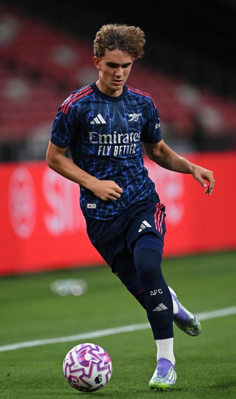 T1 和 Rex Regum Qeon 资格赛进入 Champions 2025