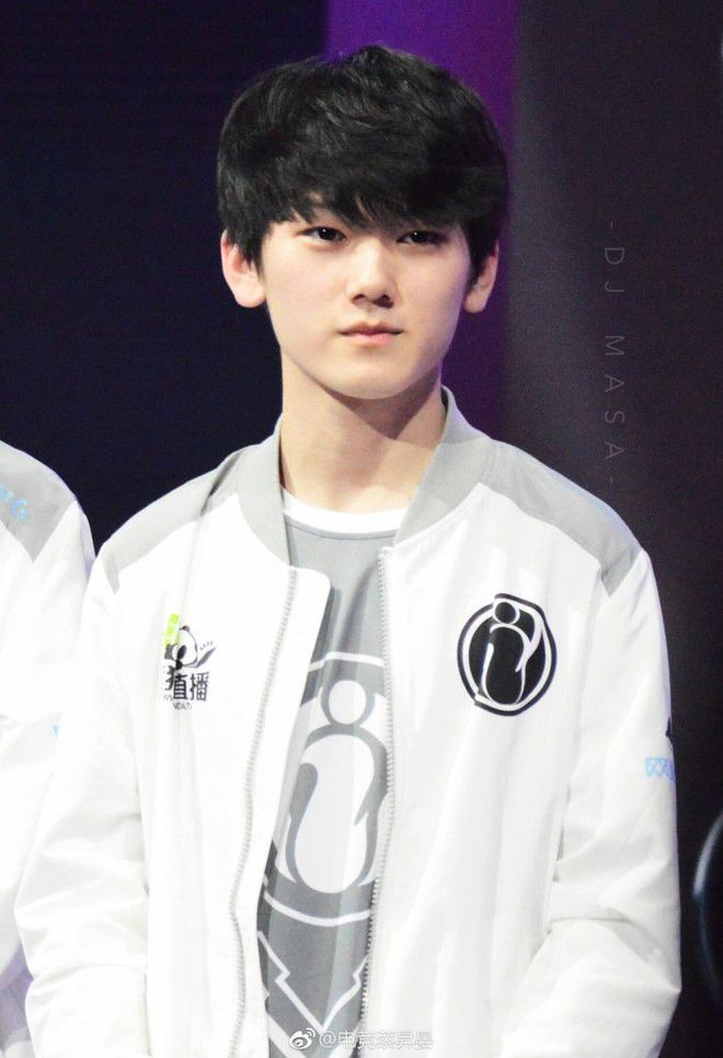 【前瞻】2025LPL春季赛TES vs RNG，巅峰之战谁能称雄？