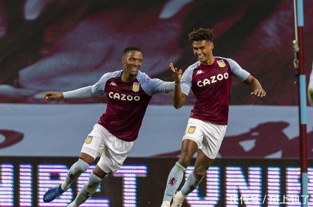 NaVi三人领衔，BLAST全球总决赛最佳阵容公布